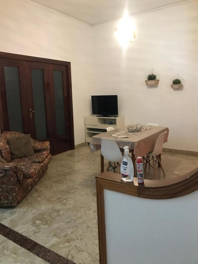 Comodo Mini Appartamento Чинизи Экстерьер фото