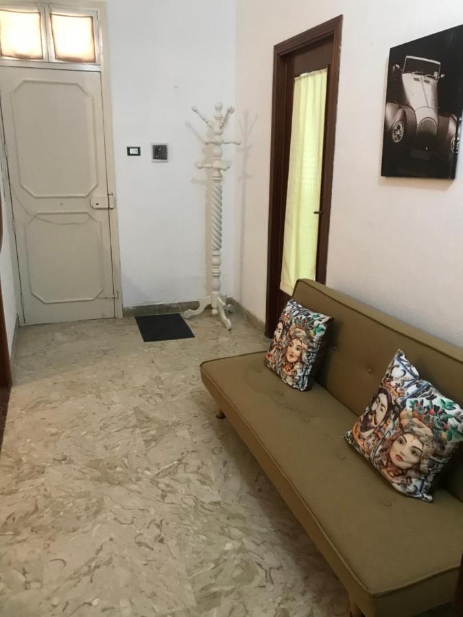 Comodo Mini Appartamento Чинизи Экстерьер фото